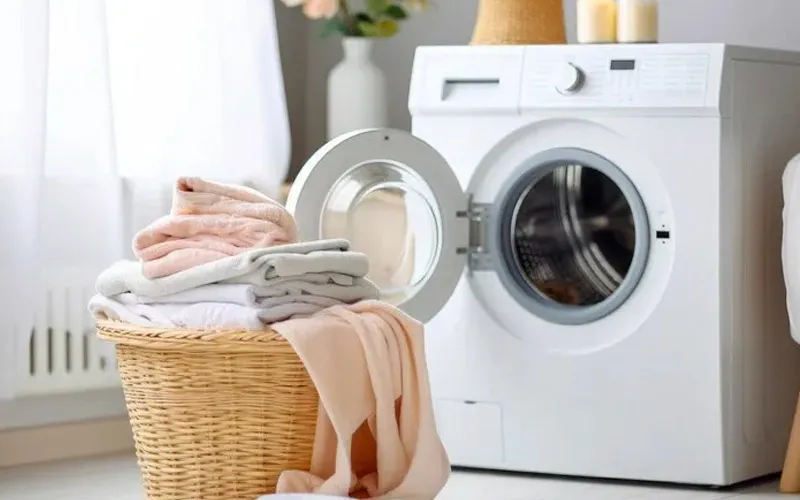 روش صحیح شست  و شو و نگهداری لباس برای افزایش عمر آن